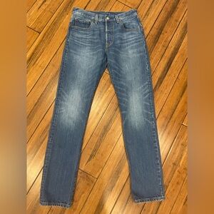 Women’s 100% cotton Levi’s 501 classic fit button fly jeans size 26 x 32